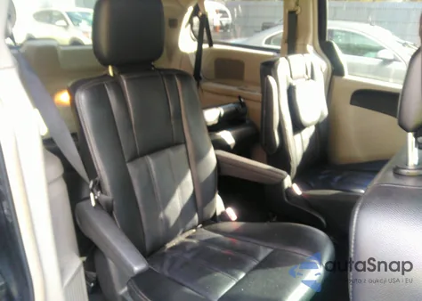 2013 Chrysler Town & Country Touring from USA, damaged, VIN 2C4RC1BG4DR637807